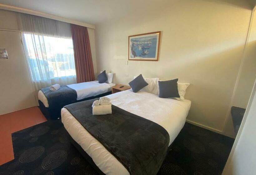 חדר סטנדרט, The Astor Hotel Motel