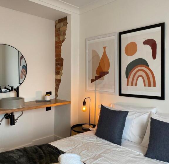 Номер Премиум, The Astor Hotel Motel