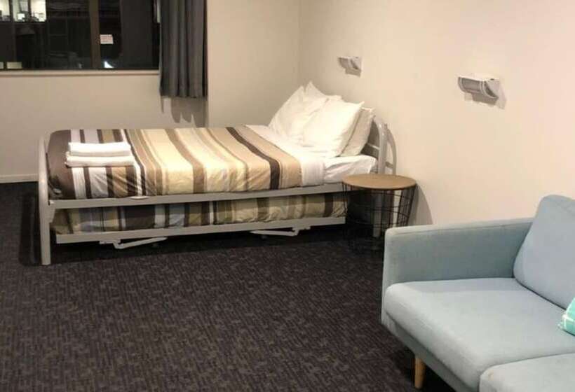 스탠다드 룸, The Village Canberra