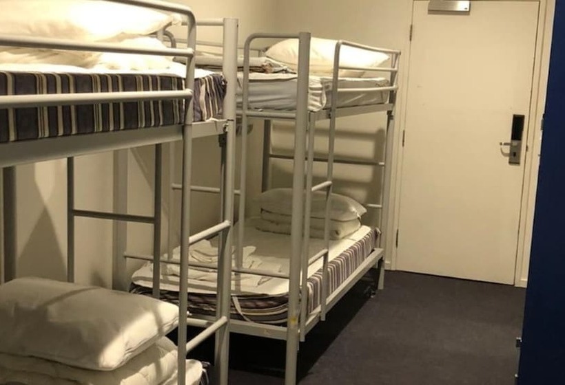 标准间, The Village Canberra