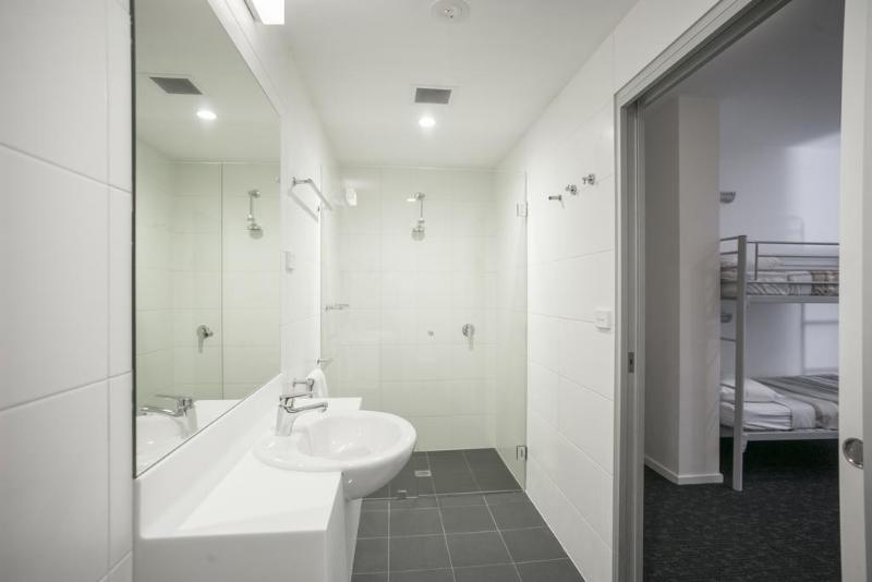 家庭间, The Village Canberra