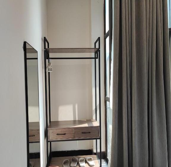 Quarto Estandar, Amazon Central