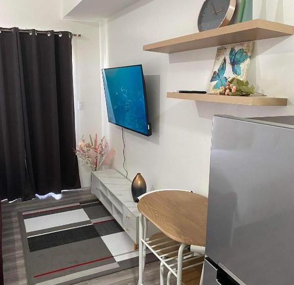 استودیوی استاندارد, Beau’s Homestay