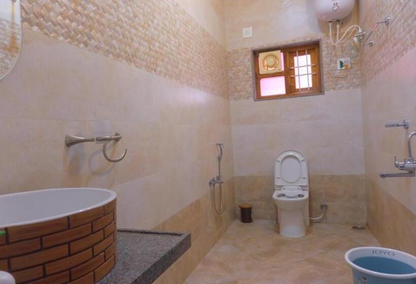 デラックスルーム, Fem S Nest