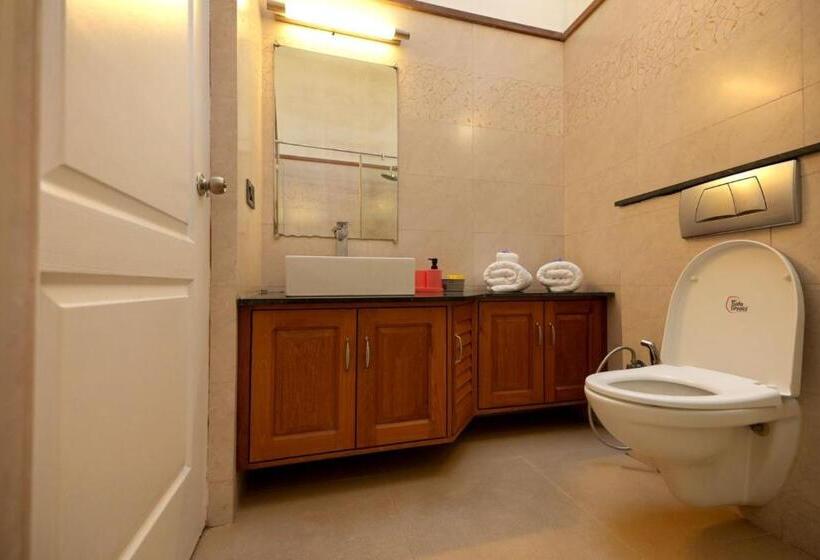 Quarto Deluxe, Akkandi Veedu Fairy Falls By Xacro