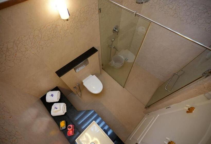 Quarto Deluxe, Akkandi Veedu Fairy Falls By Xacro