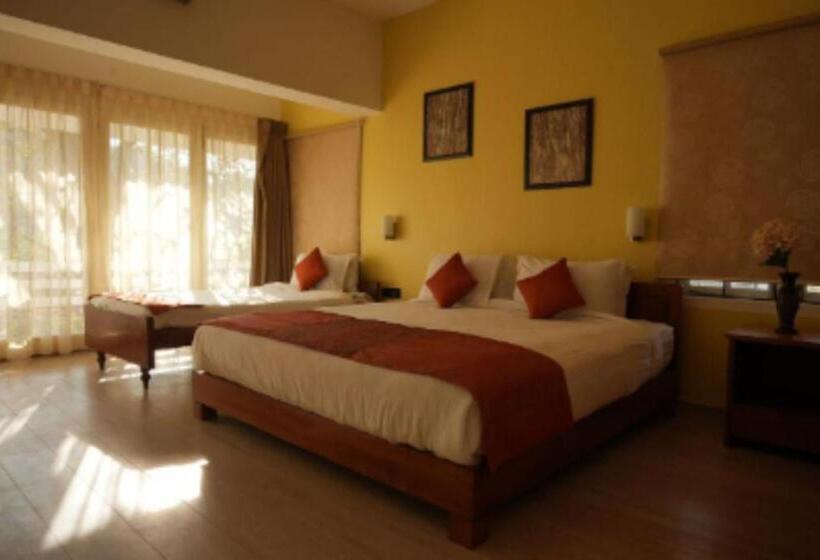 Quarto Deluxe, Akkandi Veedu Fairy Falls By Xacro