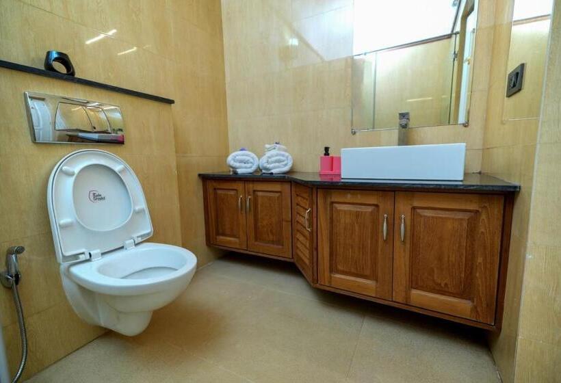 Quarto Estandar, Akkandi Veedu Fairy Falls By Xacro