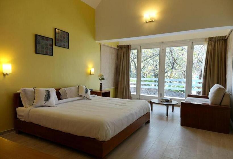 Quarto Estandar, Akkandi Veedu Fairy Falls By Xacro