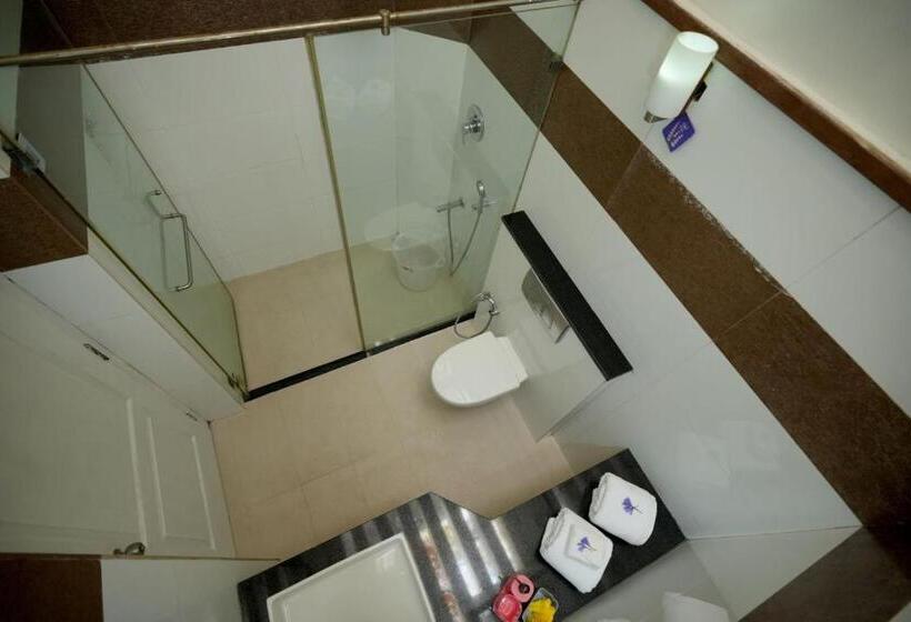 Quarto Estandar, Akkandi Veedu Fairy Falls By Xacro