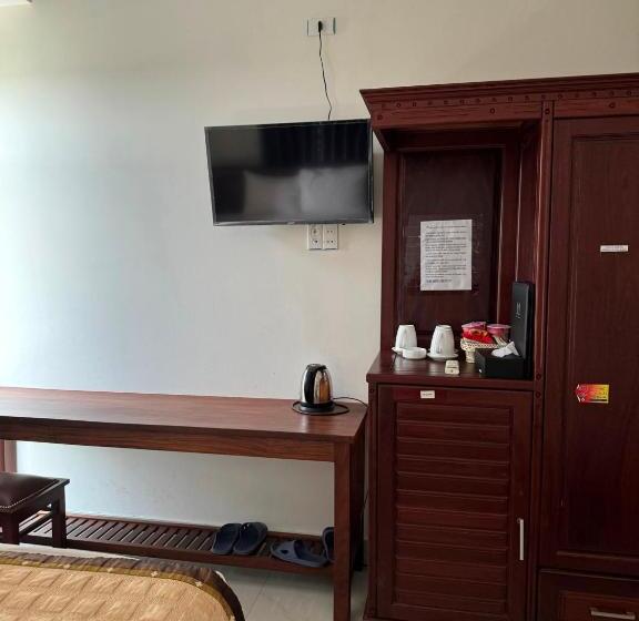 اتاق استاندارد سه تخته با بالکن, Hoàng Khiêm