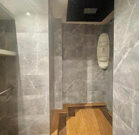 オーシャンビュースタンダードルーム, Ocean Breeze Inn   Beach Front