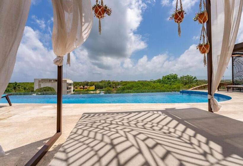 استودیو استاندارد با بالکن, Menesse Apartments