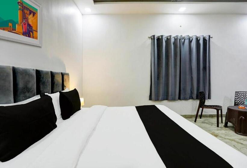 Трехместный Номер Классика, Oyo Flagship The Ashoka Hotel Restaurant And Banquet