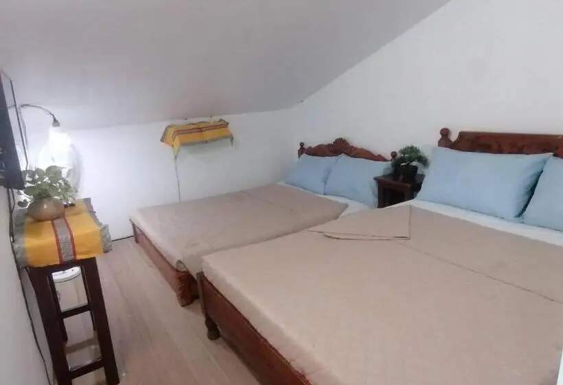 Perhehuone, Grin Mcfly International Beachfront Guest House