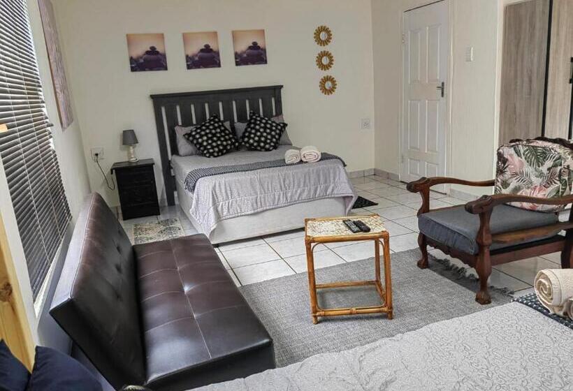 Номер Стандарт Вид на Сад, Kono Kono Guesthouse