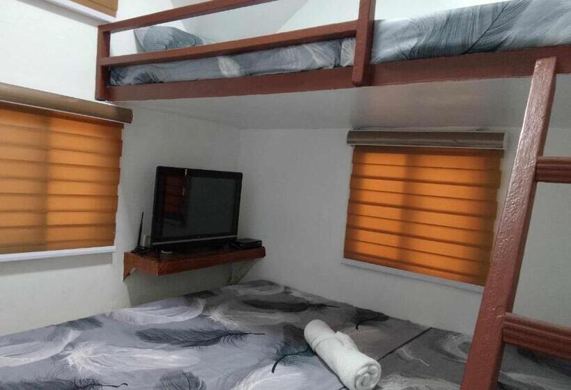 اتاق استاندارد سه نفره, Villa Alessa
