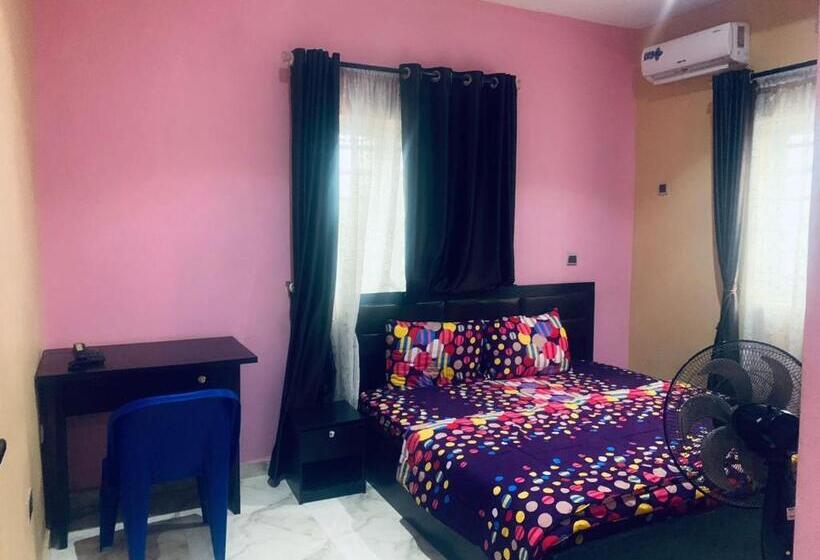 اتاق لوکس, Vicaries Royal