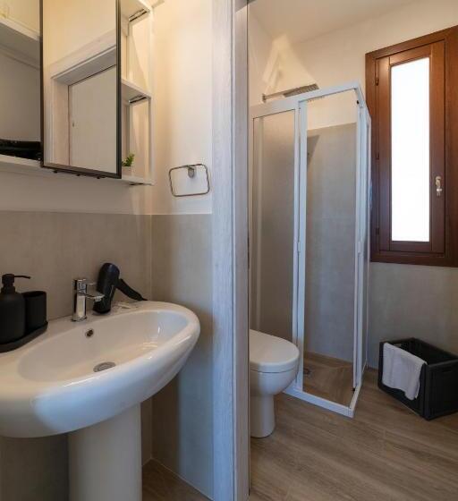 غرفة قياسية ثلاثية, Baglio Tuzza