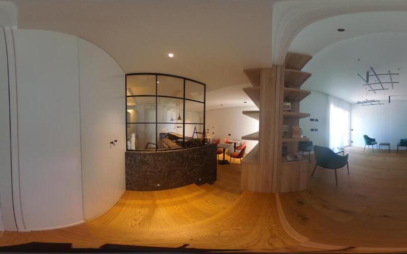 디럭스 룸, Suites Di Costanza