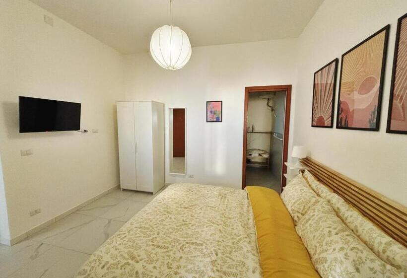 غرفة عائلية مطلّة علي البحر, Villa Francesini
