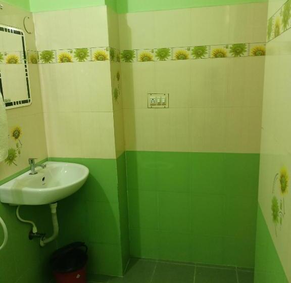 غرفة قياسية, Cosmic Holiday Inn