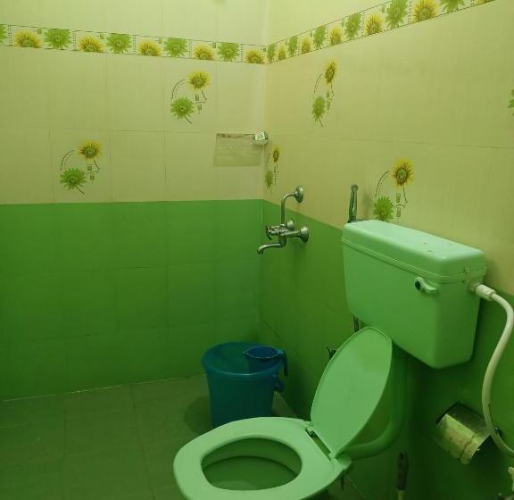 Quarto Estandar, Cosmic Holiday Inn