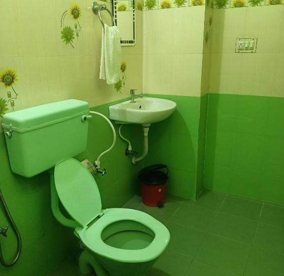 Quarto Estandar, Cosmic Holiday Inn