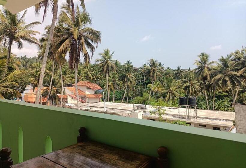 Quarto Estandar, Cosmic Holiday Inn