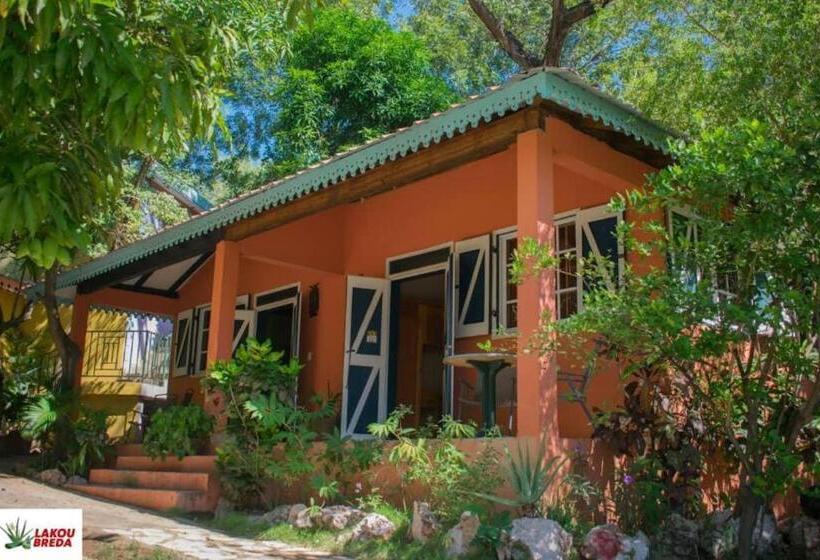 ویلای استاندارد با چشم‌انداز باغ, Lakou Breda