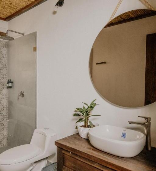 山景套房, Pietra