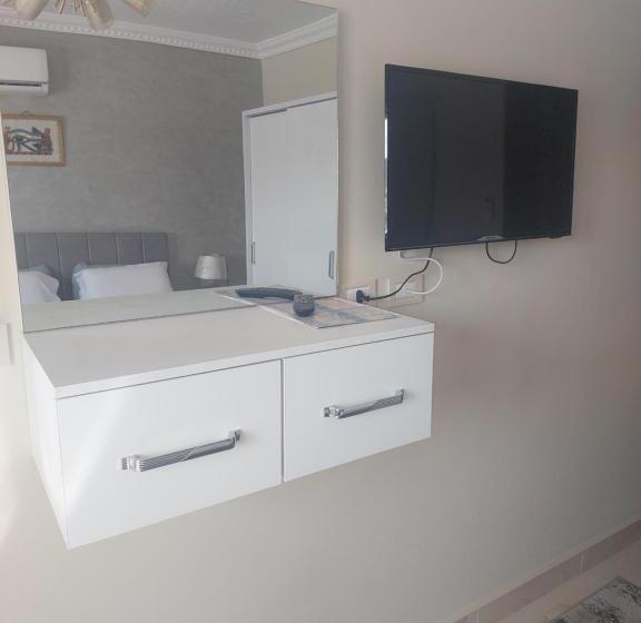 اتاق لوکس با تخت بزرگ, Royal Gem View