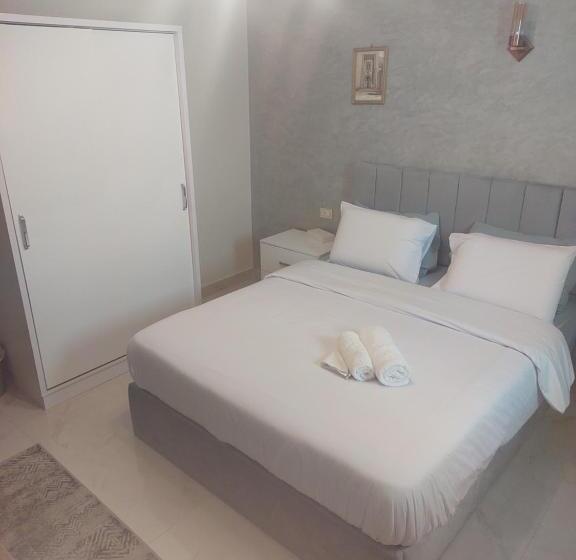 اتاق لوکس با تخت بزرگ, Royal Gem View