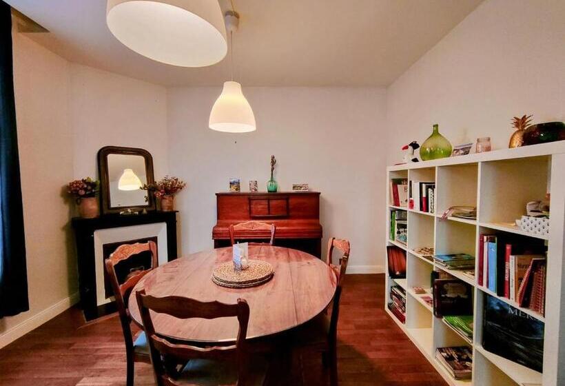 בית, חדר שינה 1, Home   Champoulains   Séjour à Auxerre