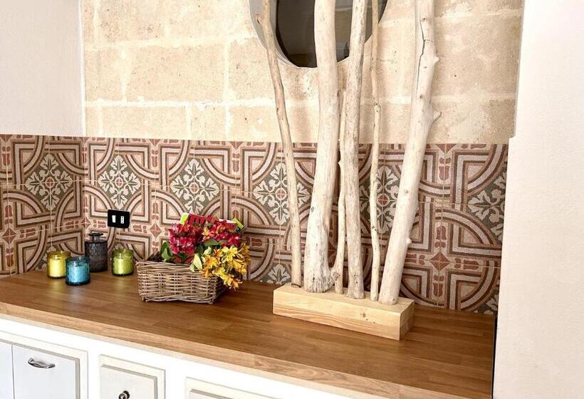 غرفة ديلوكس مزودة بشرفة, La Vetrana Rooms By Jdvacanze