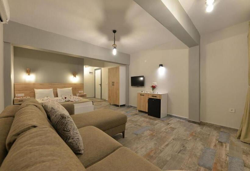 家庭海景房, Trakhei̇a Otel