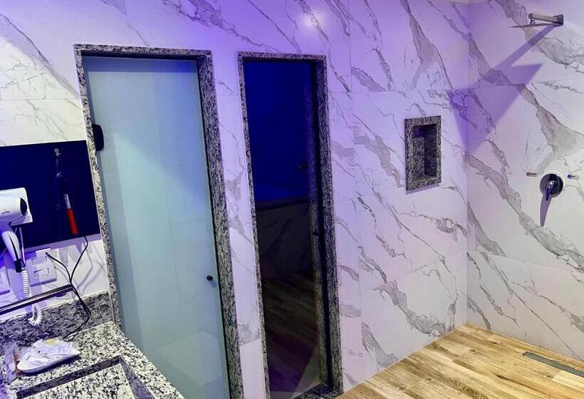 اتاق استاندارد با وان آب گرم, Cassino Motel 5