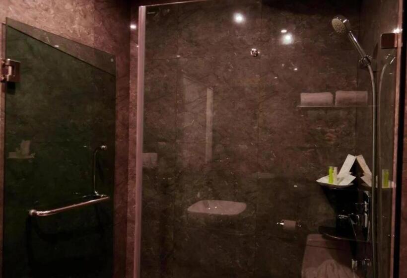 غرفة عائلية, Constant Hotels & Resorts