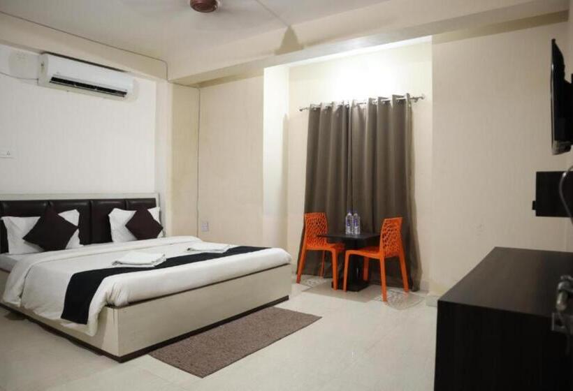 اتاق لوکس با تخت بزرگ, Grand Resort Puri Swimming Pool And Garden, Near Sea Beach And Temple Fully Air Conditioned Hotel Wi