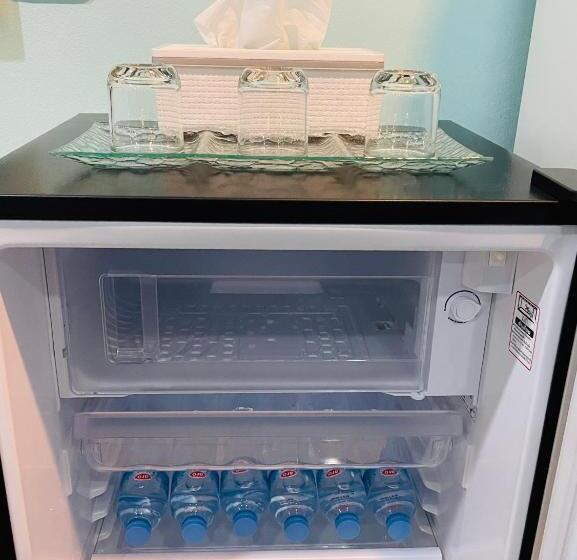 اتاق خانوادگی, Nun Guest House