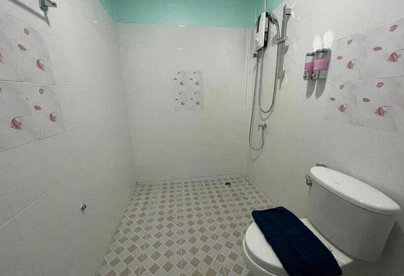 اتاق خانوادگی, Nun Guest House