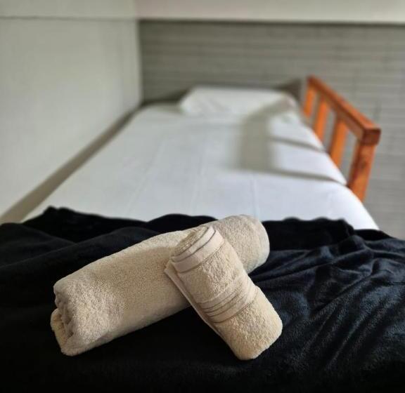 Четырехместный Номер Стандарт, Gb Hostel Ig