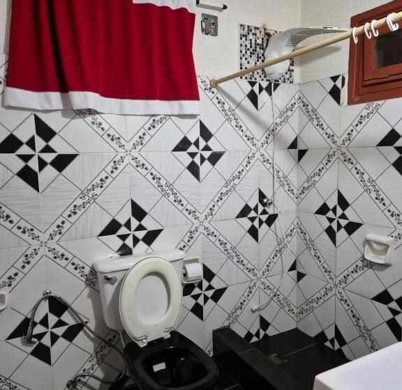 חדר משפחתי, Gb Hostel Ig