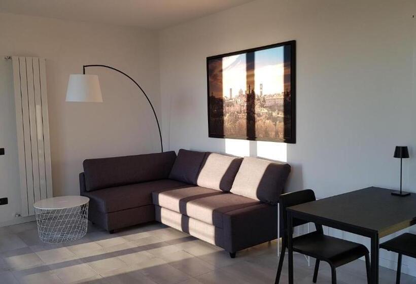 스탠다드 룸, Black And White B&b Urgnano