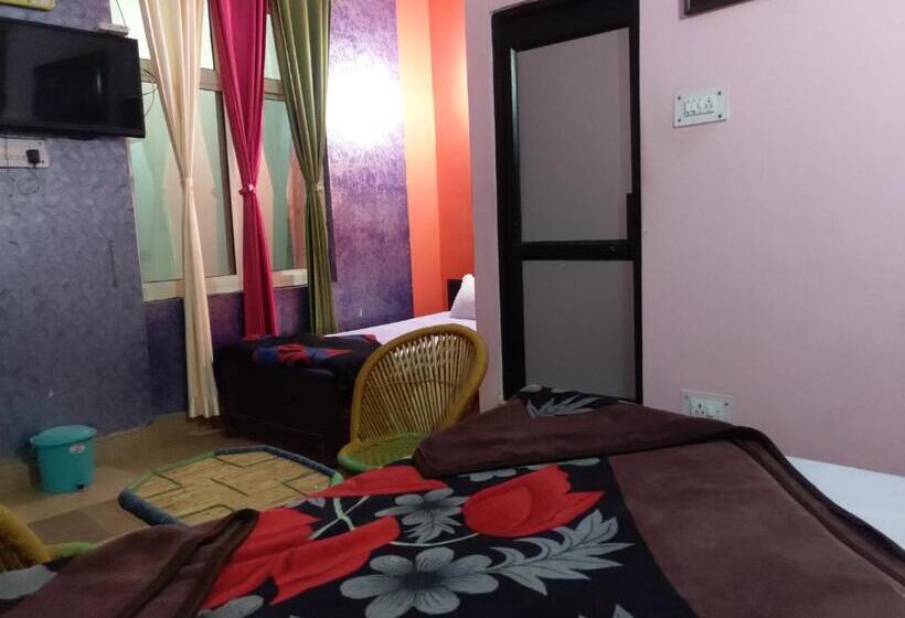 Basic Kolmen Hengen Huone, Dwarika