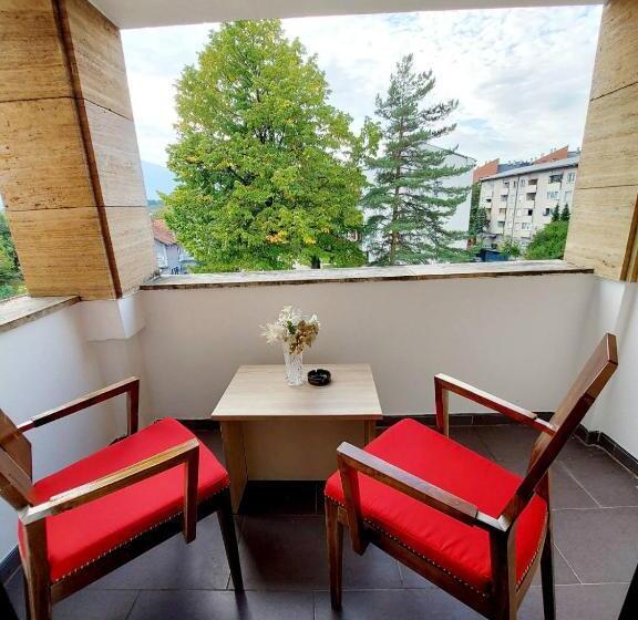 آپارتمان 1 خوابه با بالکن, Irish