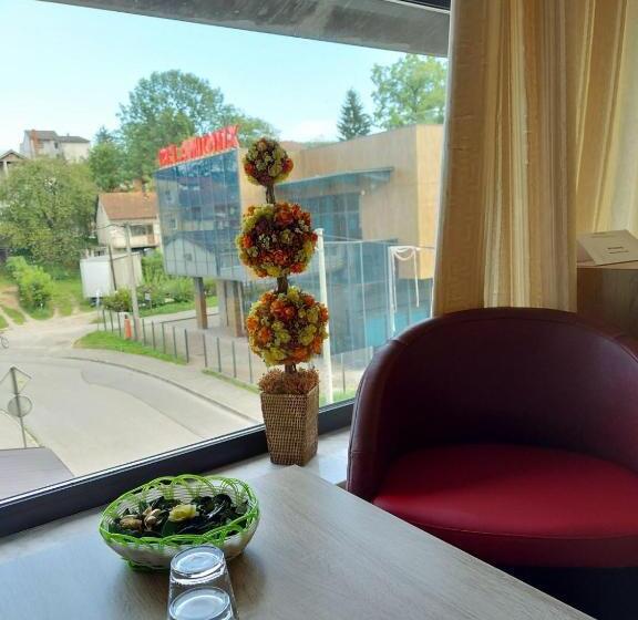 اتاق لوکس چهار تخته, Irish