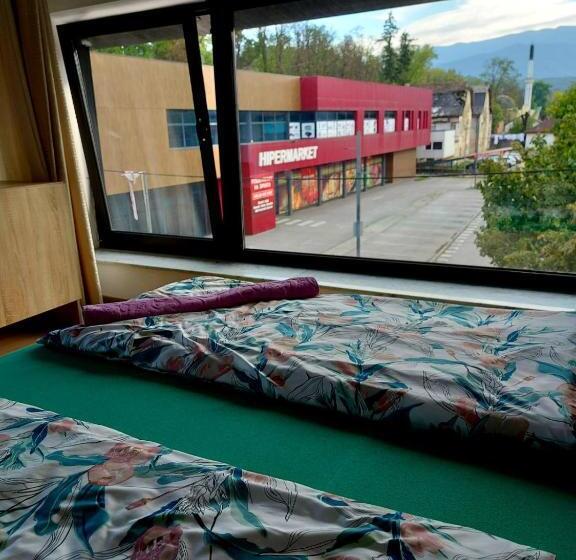 اتاق لوکس چهار تخته, Irish