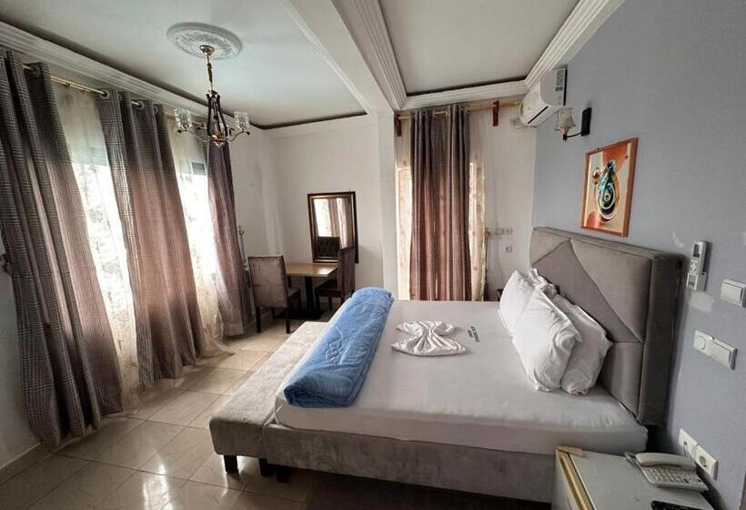 اتاق استاندارد با چشمانداز دریا, Segmad