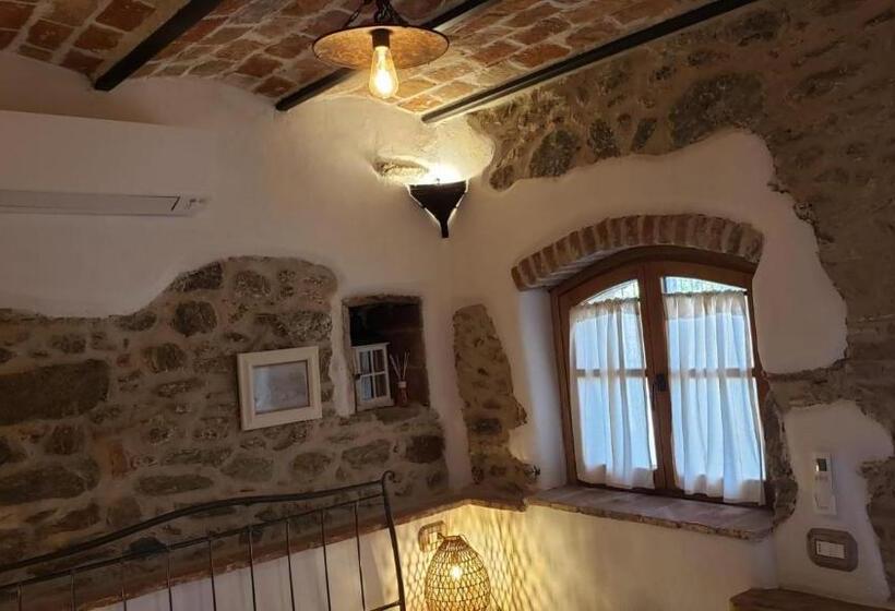 חדר סטנדרט, A Burgâ Du Muntin